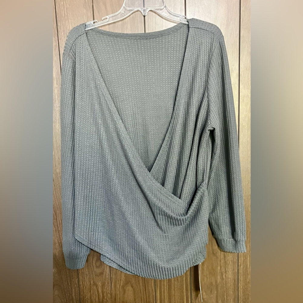 BloomChic NWT Women’s Gray Waffleknit Criss Cross Open Back Blouse 14-16 New